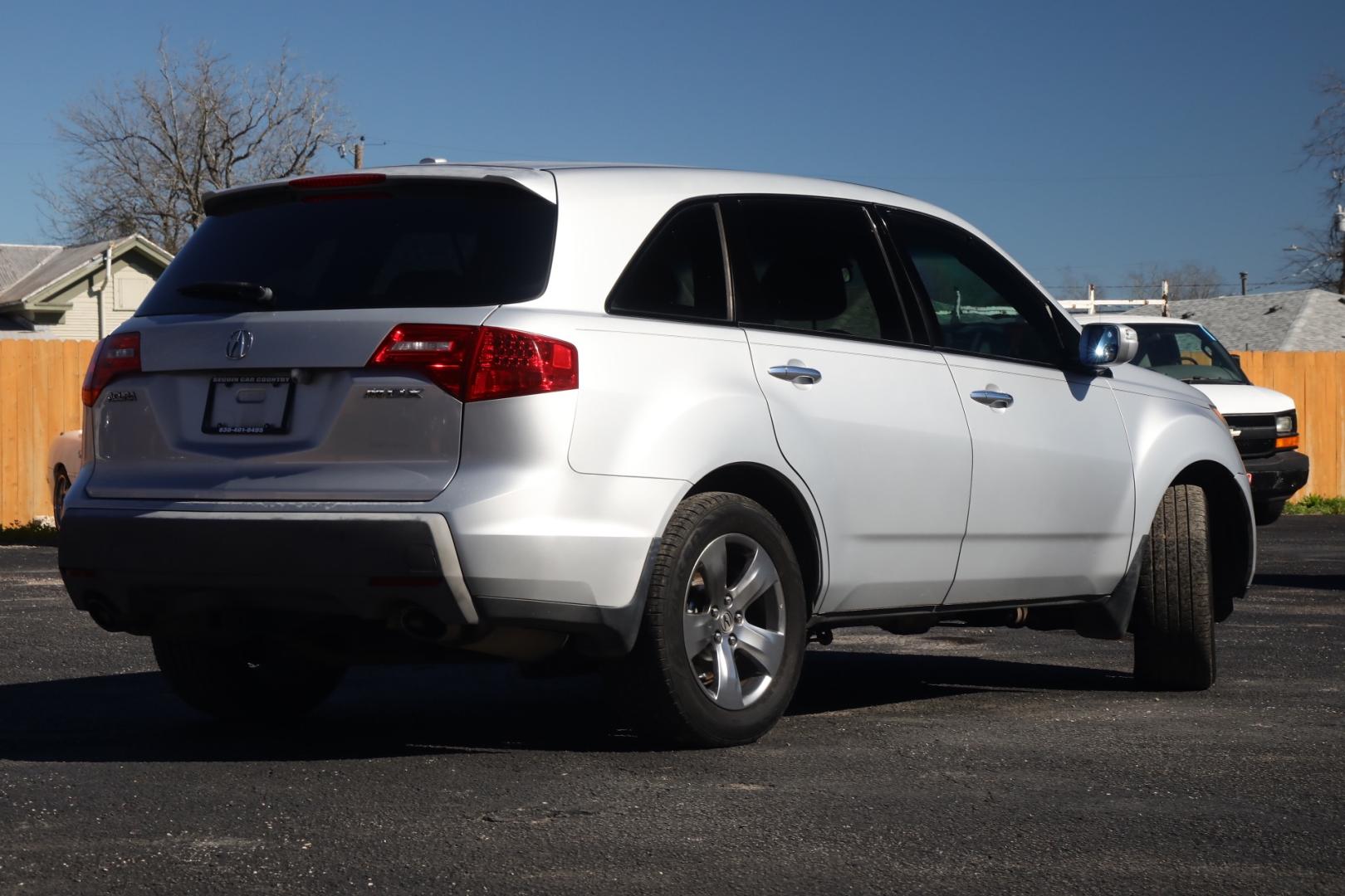 2007 SILVER ACURA MDX Sport Package with Rear DVD System (2HNYD28837H) with an 3.7L V6 SOHC 24V engine, 5-SPEED AUTOMATIC transmission, located at 420 E. Kingsbury St., Seguin, TX, 78155, (830) 401-0495, 29.581060, -97.961647 - Photo#4